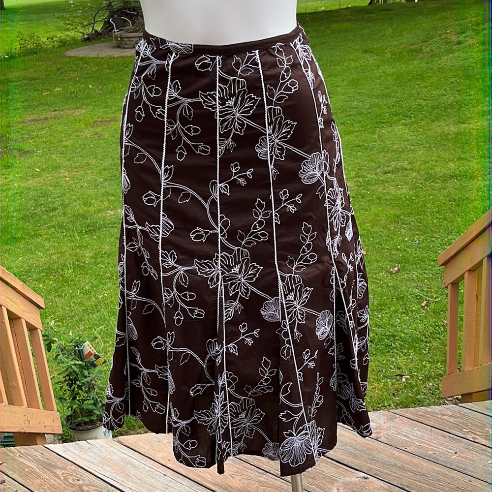 JM Collection embroidered skirt 12-14